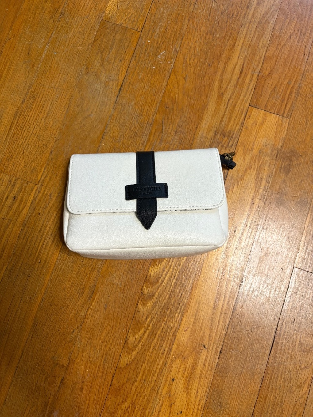 Qatar Airways x Diptyque Cosmetic Pouch